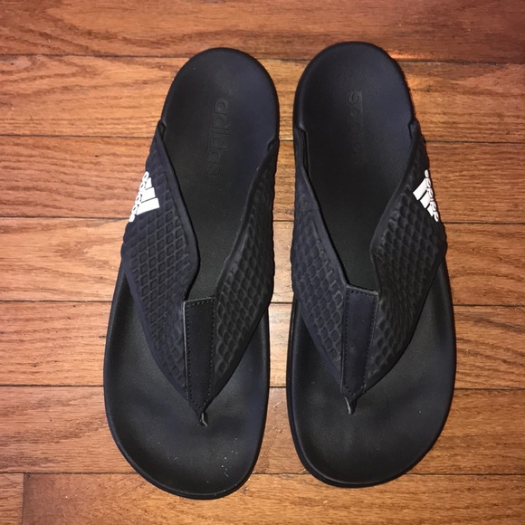 adidas men's black flip flops